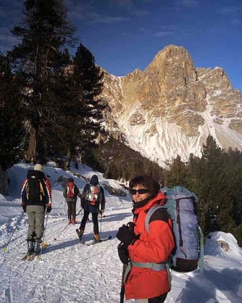 2005_02_06_45_Si scende verso Pederu.jpg