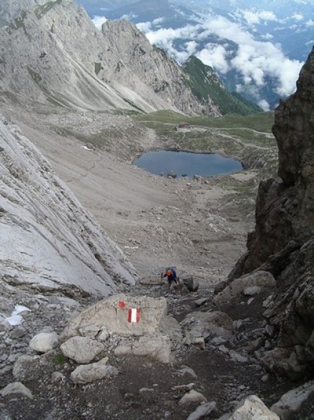 laserztroell ovest.jpg